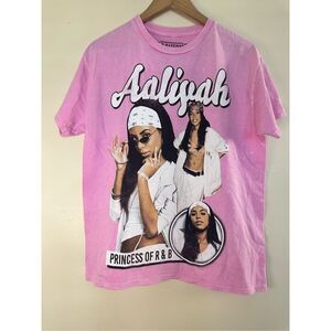 Aaliyah Pink Short Sleeve Graphic Tee Shirt Size Small NWOT